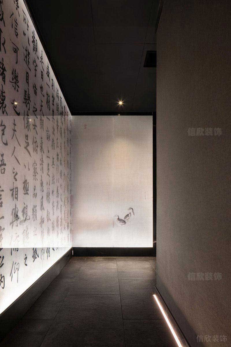 過(guò)道墻面手寫字裝飾效果