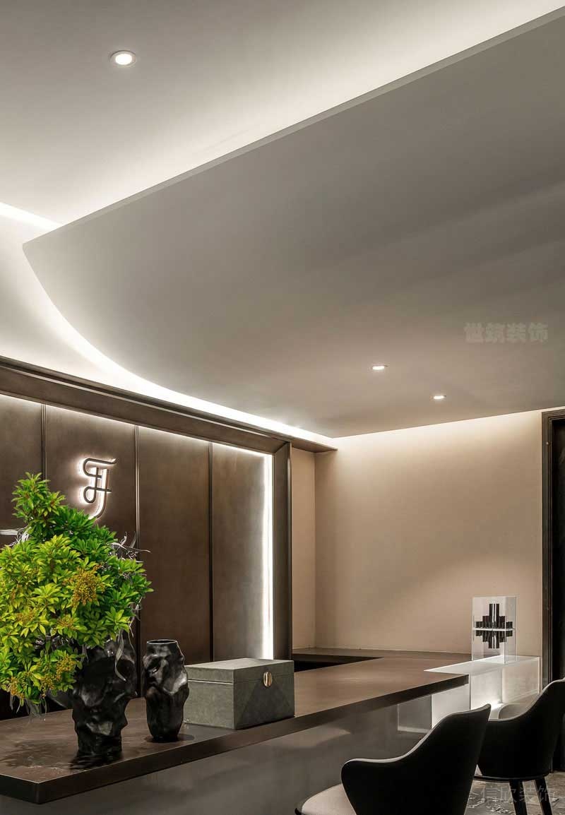 現(xiàn)代風(fēng)格辦公室前臺服務(wù)區(qū)天花吊頂