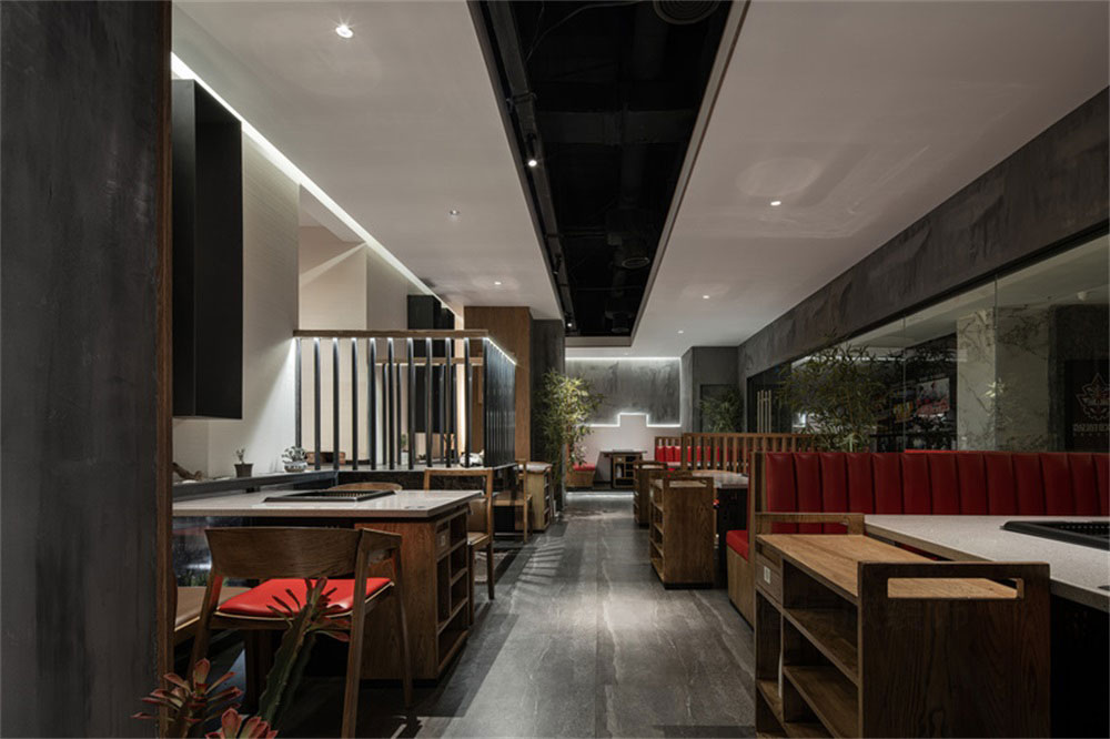 深圳羅湖工業(yè)風火鍋店裝修設計視覺感觀