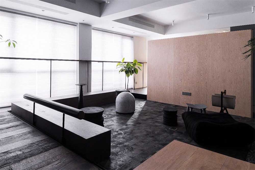 深圳市羅湖1600平原木風(fēng)辦公室裝修設(shè)計接待區(qū)